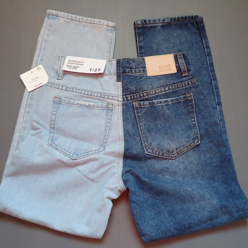 NWT. SIZE 1/25. Blue Savvy straight high-rise denim jeans.